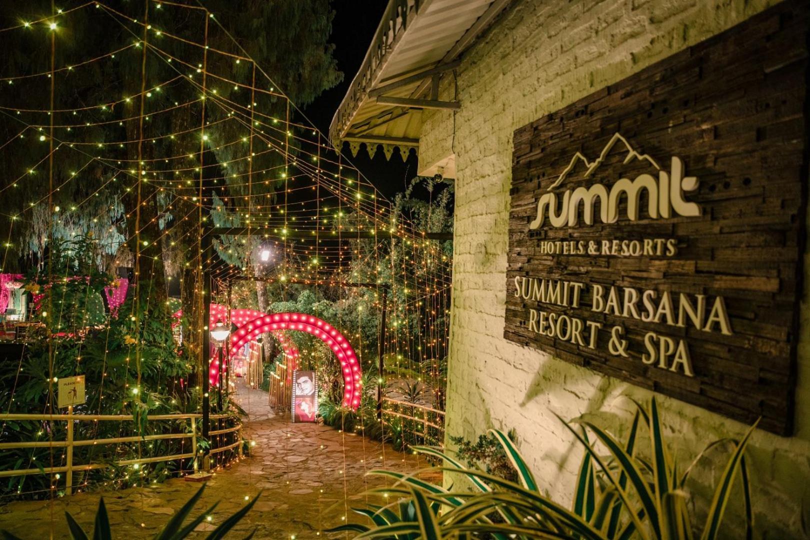 Summit Barsana Resort & Spa Калимпонг Екстериор снимка
